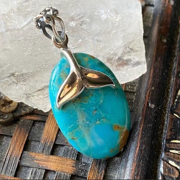 Blue Mohave Turquoise Whale Tail Necklace - Picture 7 of 9